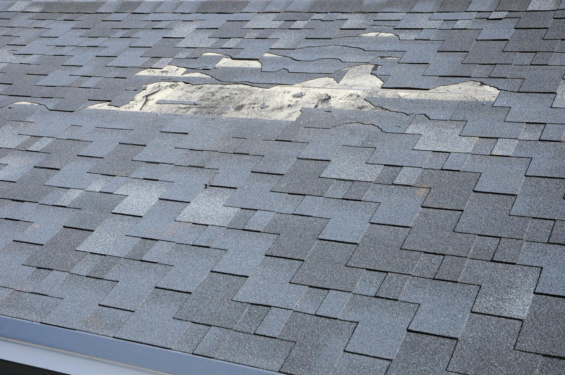 How much does it cost to fix a roof leak? image