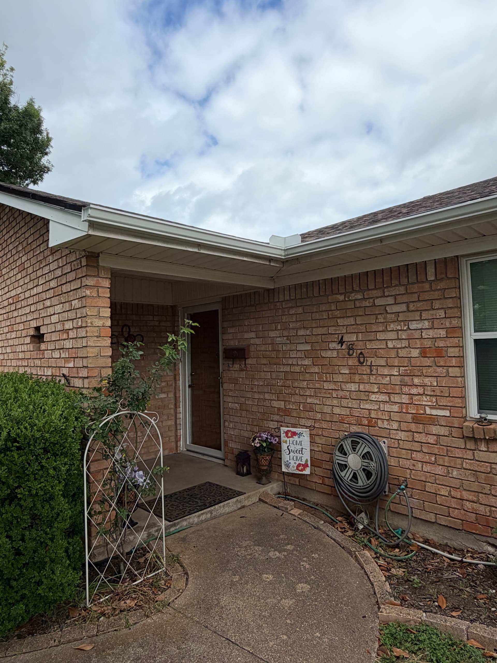 Gallery photos for New Seamless Gutters and Gutter Guards Installed on Brick Home: Image #4