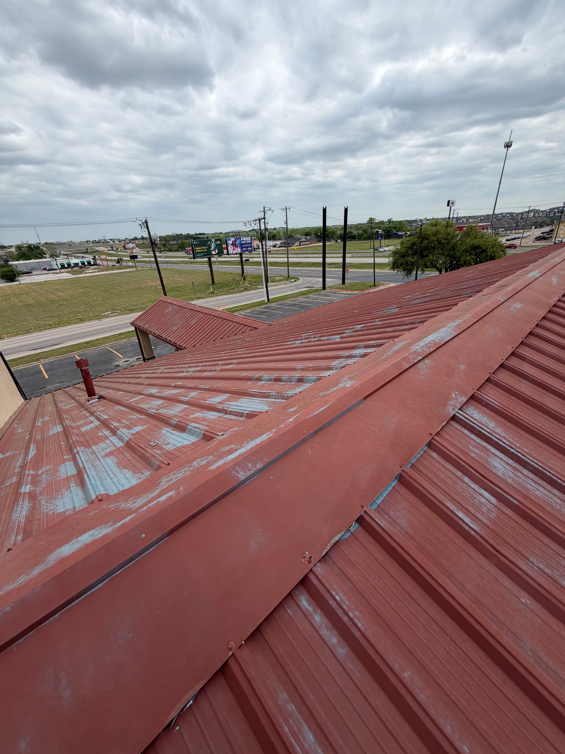 Gallery photos for Your Metal Roof Might Not Need Replacing - Read This First: Image #1