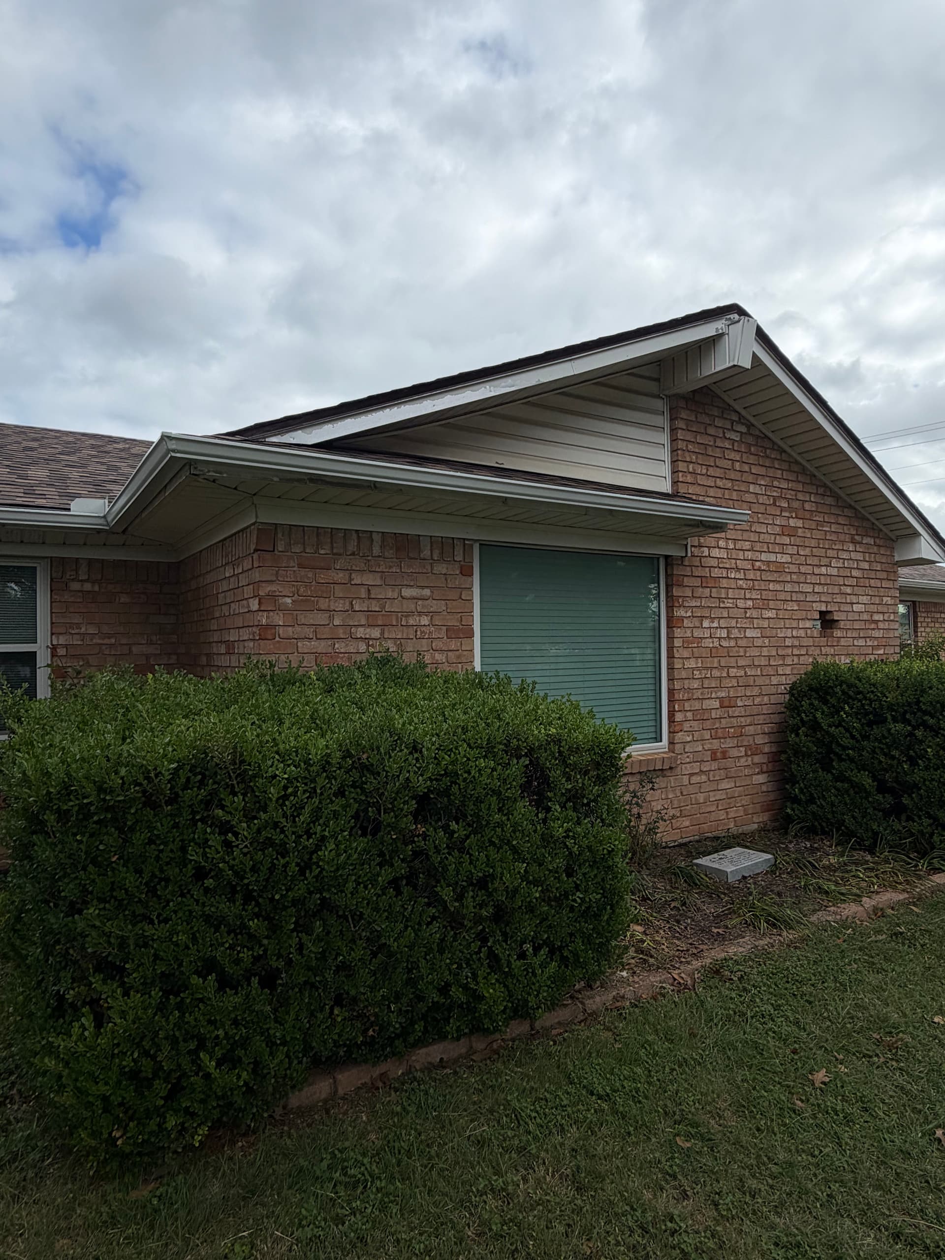 Gallery photos for New Seamless Gutters and Gutter Guards Installed on Brick Home: Image #2
