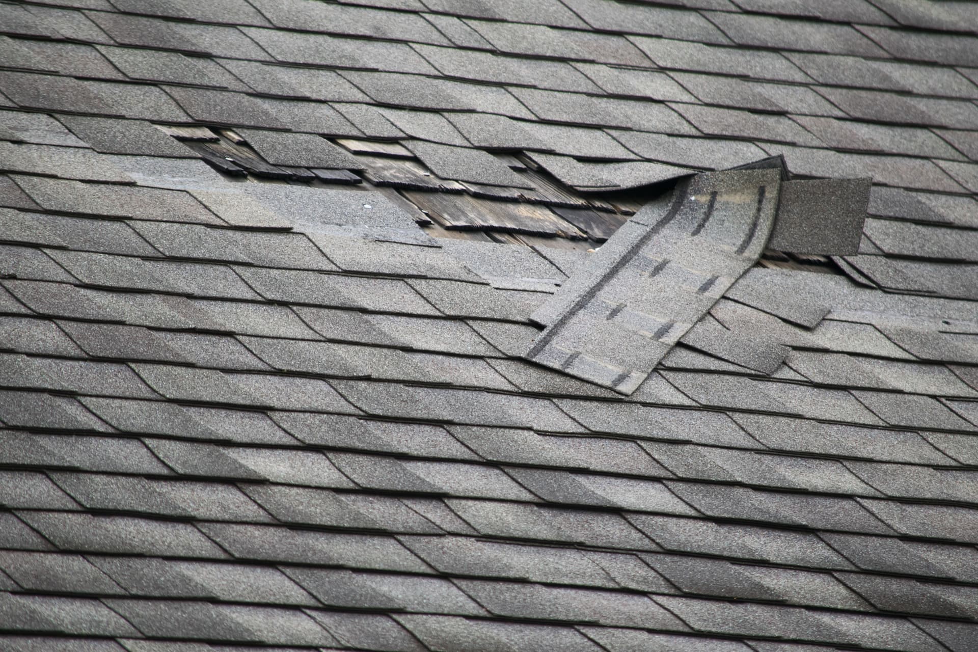 How much does a roof repair usually cost? image